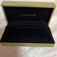 Van Cleef & Arpels Alhambra