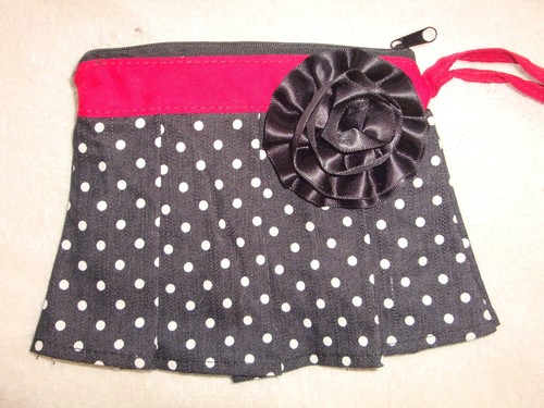 Childs skirt purse 2001 - childs,