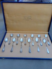 12 cuillères à café en