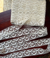 DENTELLE ANCIENNE aux fuseaux