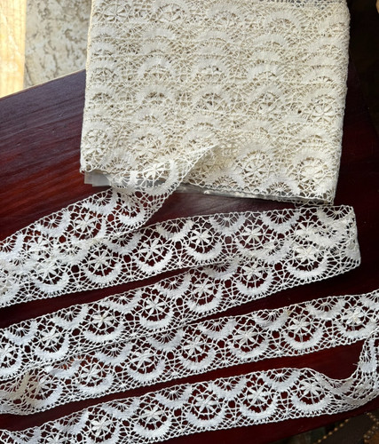 Dentelle ancienne aux fuseaux - dentelle,