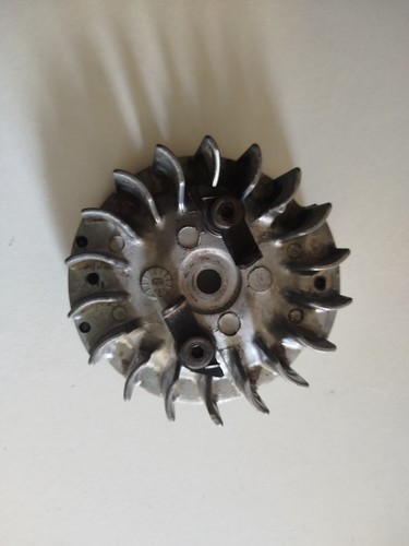 Volant magnetique pour - ,