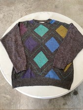 Pull à motifs géométriques