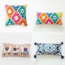 Broderie exquise sur canapé