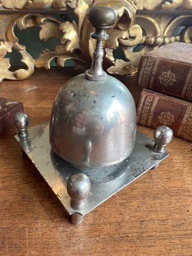 Sonnette table cloche - table,