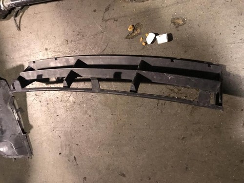 Grille pare choc bmw - grille,
