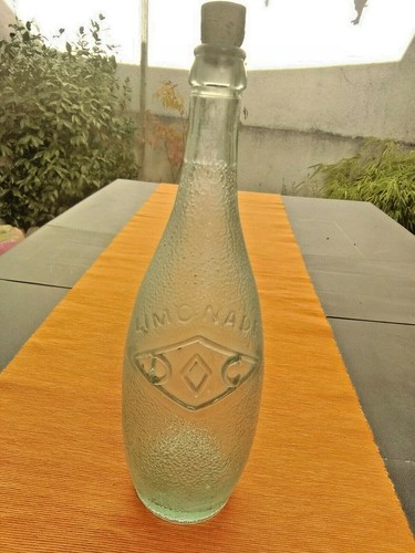 Bouteille vide ancienne - vide,