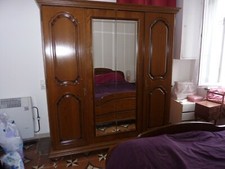 Vends armoire penderie, 1/2 lingère, 4 portes en chêne foncé 