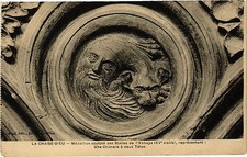 Old postcard La CHAISE-DIEU - Medallion sculpte des Stelles de l'Abbaye (15th century) (203028)