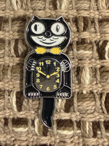 Black cat clock - enamel, pin