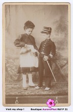 ENFANTS COSTUMÉS EN MILITAIRE