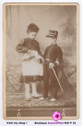 Enfants costumés militaire - costumÉs, en