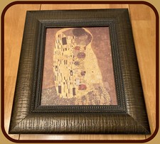 THE KISS BY GUSTAV KLIMT 8 X 10 INCH CANVAS PAINTING FRAMED IN ORNATE 2 5/8 INCH