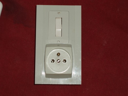 Interrupteur prise 2p t - 1, et