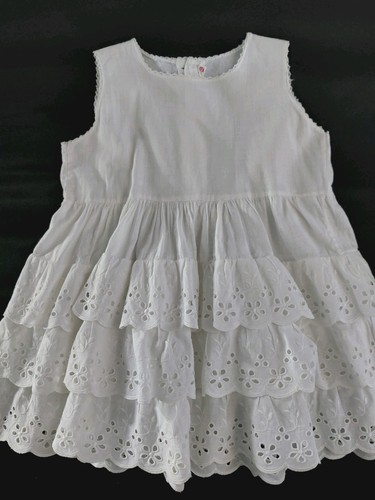 Jolie robe ancienne volants - robe,