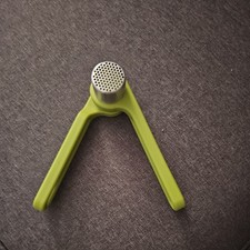 joseph joseph garlic press