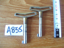 LOT A835 DE 2 CLÉ CLÉS CLEFS