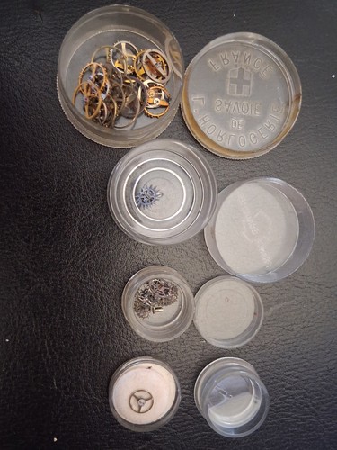 Lot pièces horlogerie