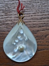 Beau Pendentif en Nacre avec perle