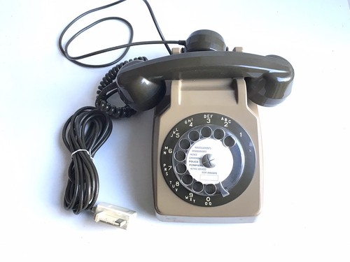 Ancien téléphone cadran - à,