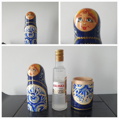 Matriochka poupée russe bleu