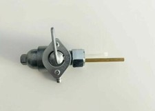 UN ROBINET D’ESSENCE POUR