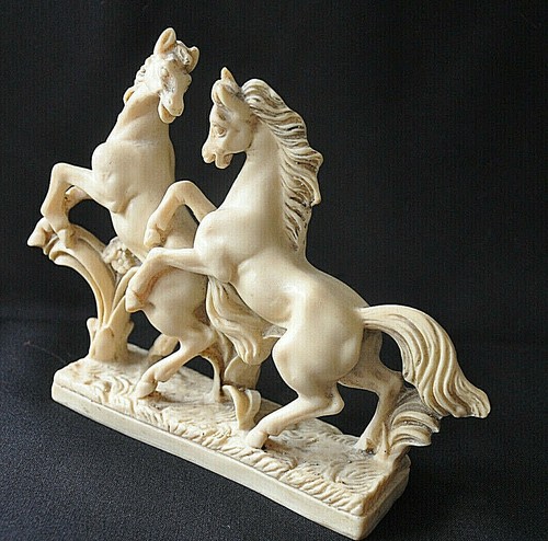 Chevaux statuette reproduction