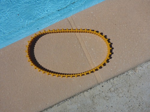 Chenille dolphin jaune - chenille,