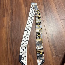 Excellent foulard Louis