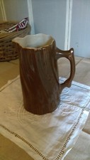 ancien pichet ou cruche en
