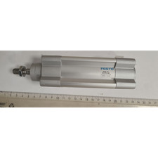 Vérin pneumatique profilé