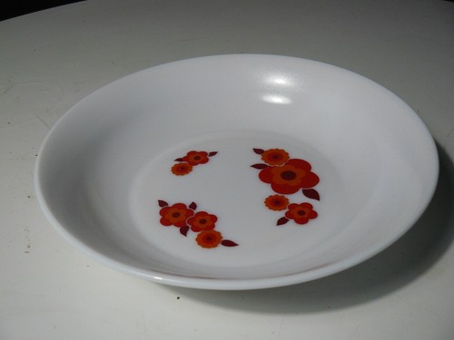 Plat rond creux - arcopal, lotus