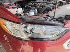 Used Right Headlight Assembly fits: 2020 Ford Fusion halogen w/o LED accent w/o