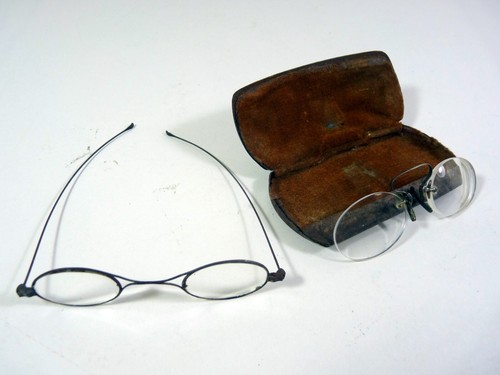 Lot anciennes paires de - 2,