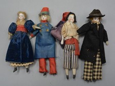 Suite de 4 Poupées de theatre