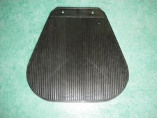 Bavette noire 2 trous pour