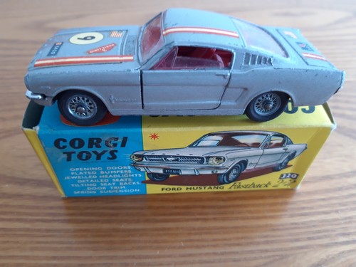 Corgi toys 320 - toys,