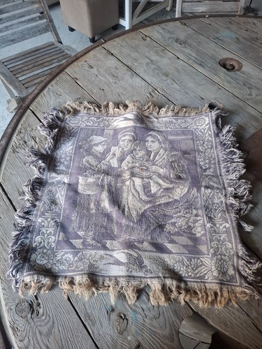 Linge ancien petite tapisserie