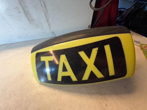 Enseigne toit taxi mercedes - toit,