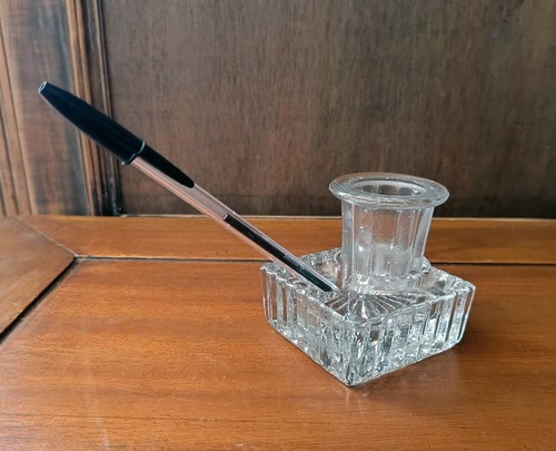 Ancien encrier verre moulé - ancien,