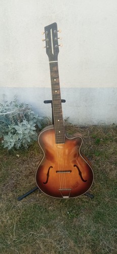 Guitare jazz egmond - egmond, lucky