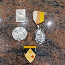 lot de médailles religieuses