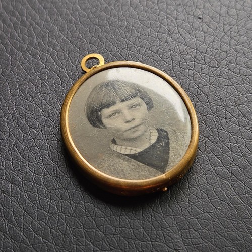 Pendentif reliquaire ruche