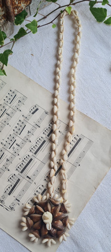Ancien collier coquillage - collier,
