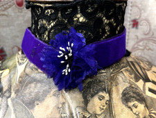 OLD PURPLE VELVET AND BLUEBERRY FABRIC NECK TOWER 19TH CENTURY