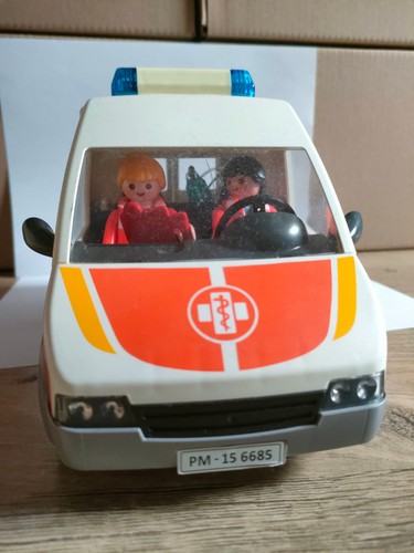 Playmobil 6685 ambulance - playmobil,