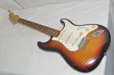 Guitare électrique Fender Japan Stratocaster ST62 N Serial réf. No 7402