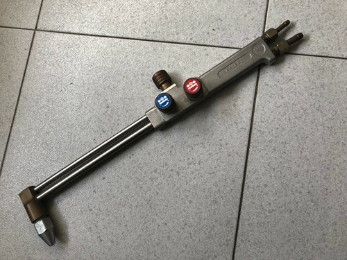 Injecteur and coupe torche - and,