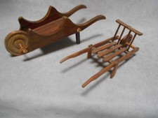 2 Petites brouettes en bois