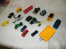 LOT DE DIVERSES MINIATURES